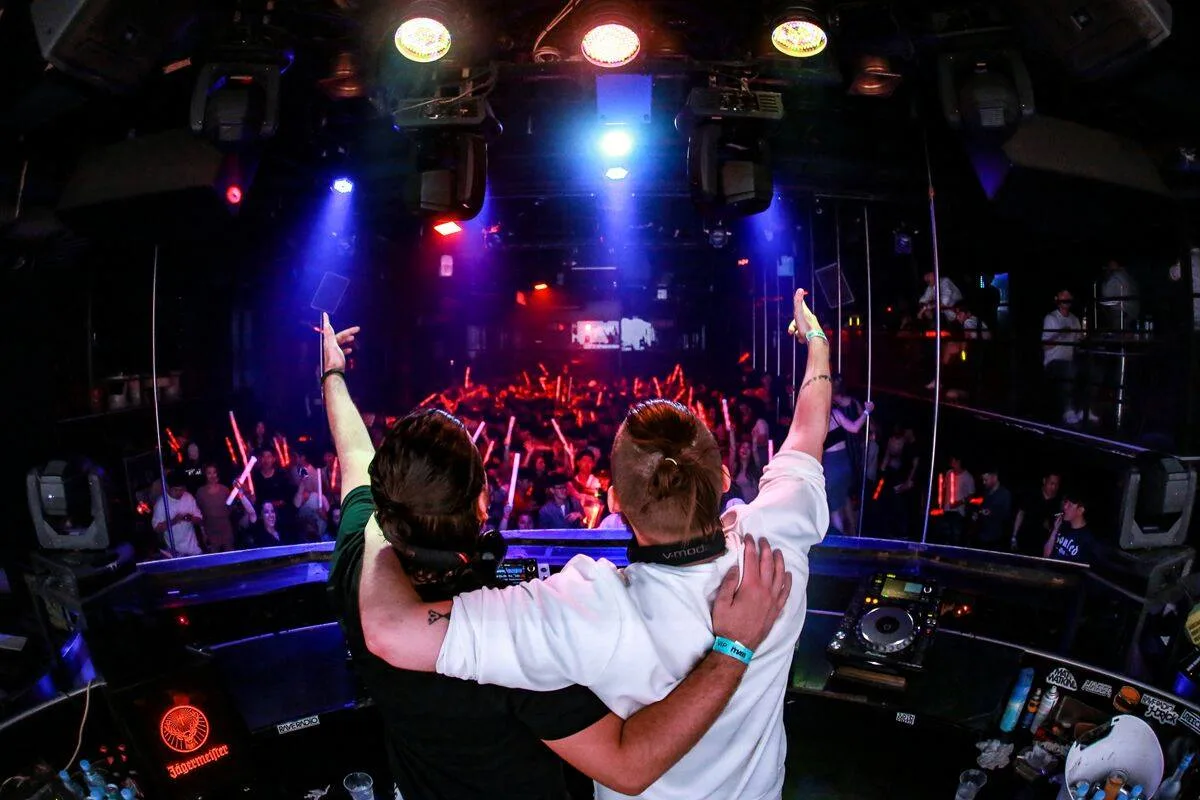 live performance on tour, the stage life that started it all